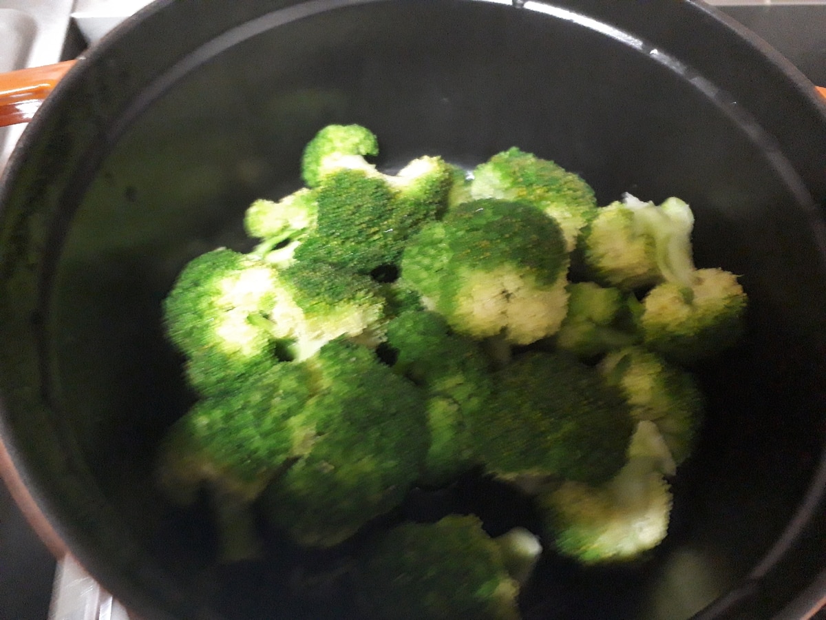 Staubで蒸しブロッコリー レシピ 作り方 By れもん 楽天レシピ